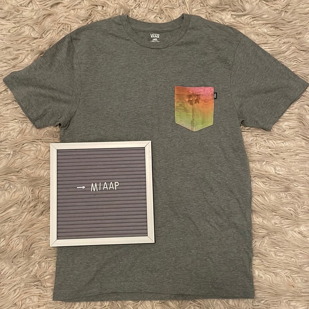 vans t shirt ⭐️